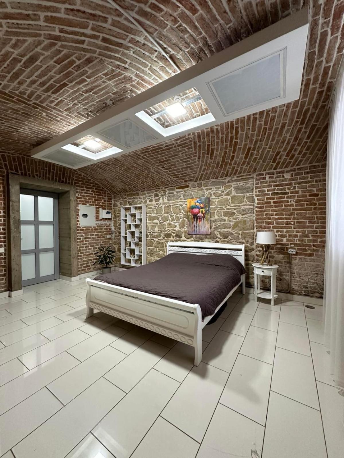 شقة 2Х Кім-Й Loft На Площі Філармонії By Willox تشيرنيفتسي المظهر الخارجي الصورة