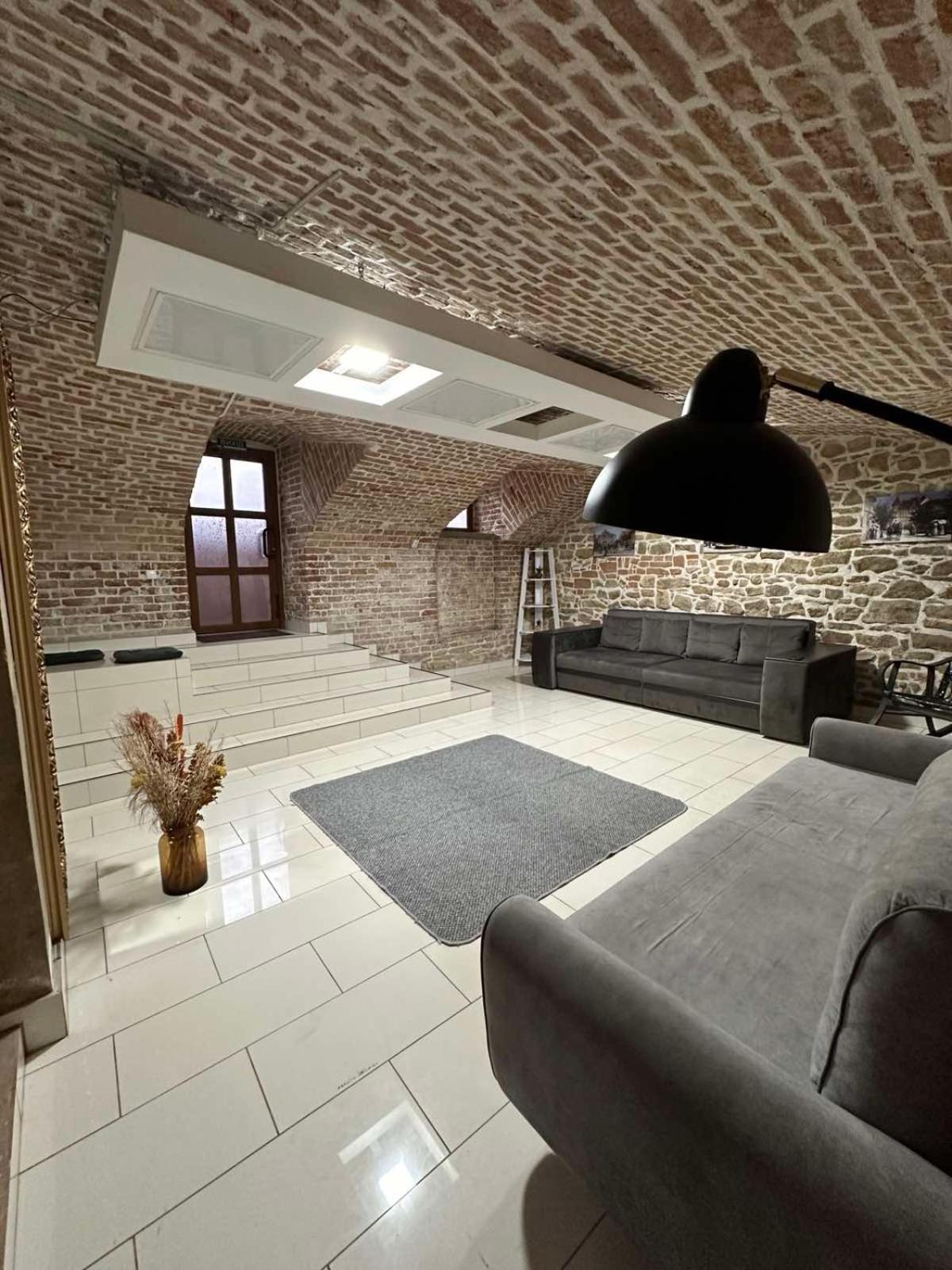 شقة 2Х Кім-Й Loft На Площі Філармонії By Willox تشيرنيفتسي المظهر الخارجي الصورة